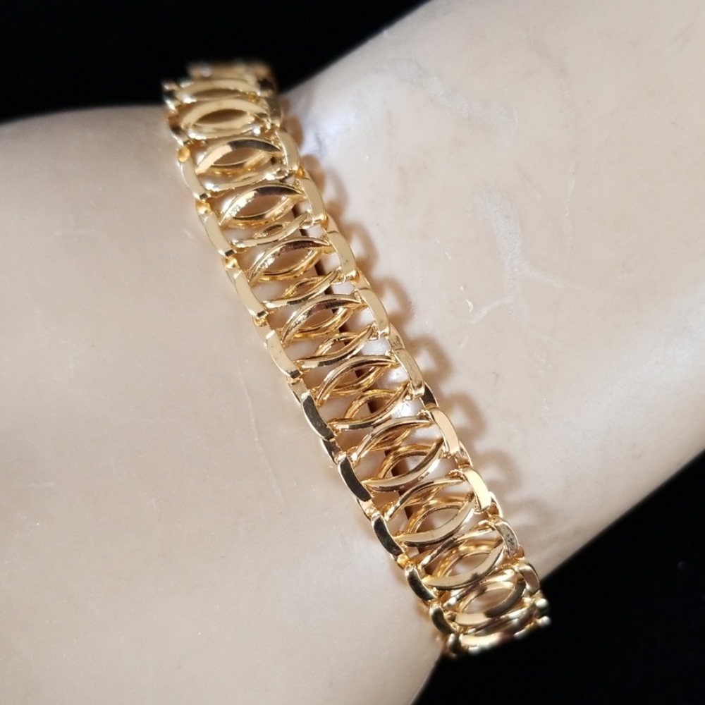 18k Gold-Plated Ribbon Design Linked Chain Bracelet NWT - Picture 8 of 8
